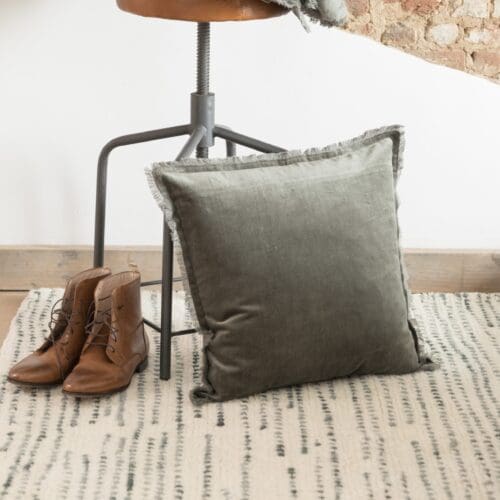 Norah wool rug in green Thym and cream 160x230cm